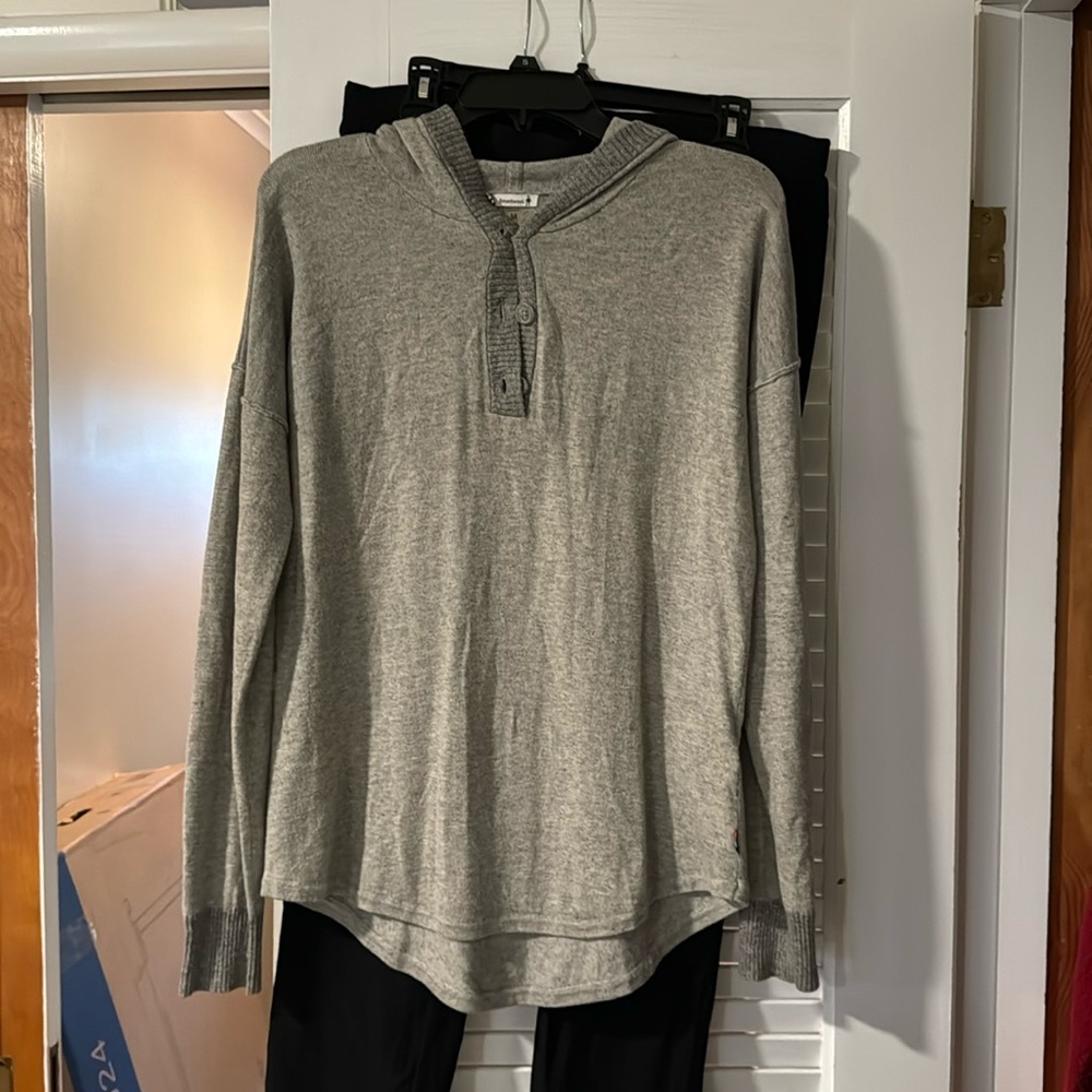 Grey SmartWool hoodie sweater M